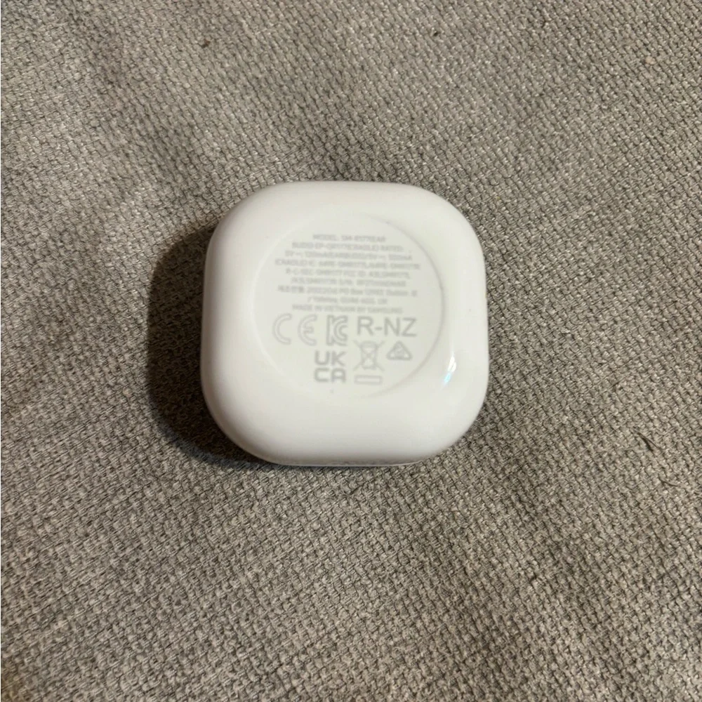 Samsung falcon Earbuds purple